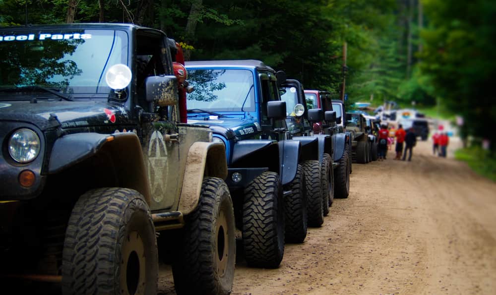 A convoy or Eastern Ontario Trail Blazer Jeeps lined up and ready to roll for a day of offroad 4x4