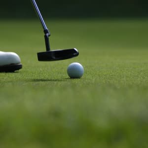 putting a golf ball on the green at calabogie golf course